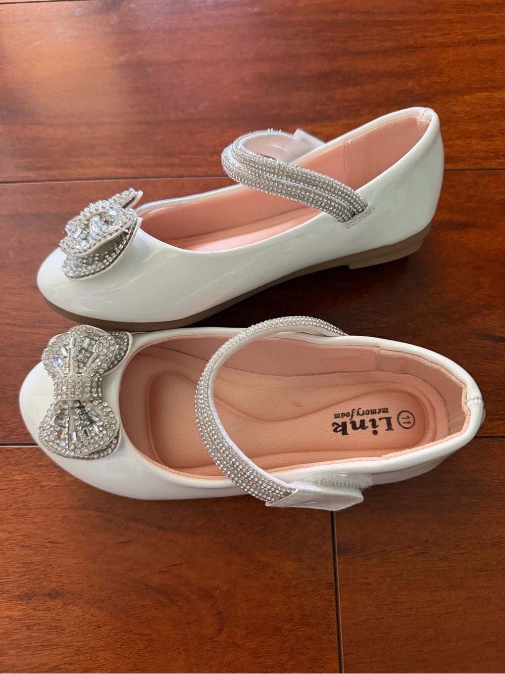 Link Ivory Dress Mary Jane Shoes with Rhinestone Bow Size 11 - Picture 2 of 10